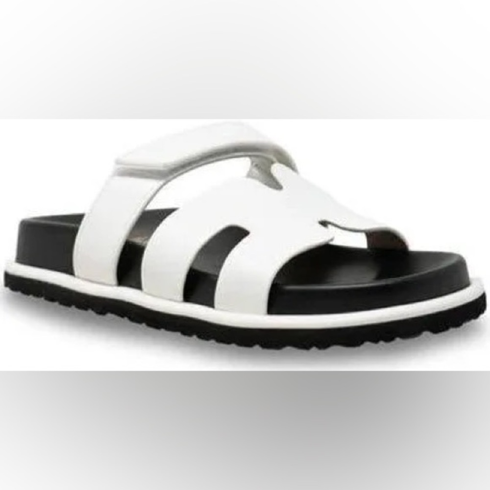 NIB Oasis Society White and Black Slide Sandals